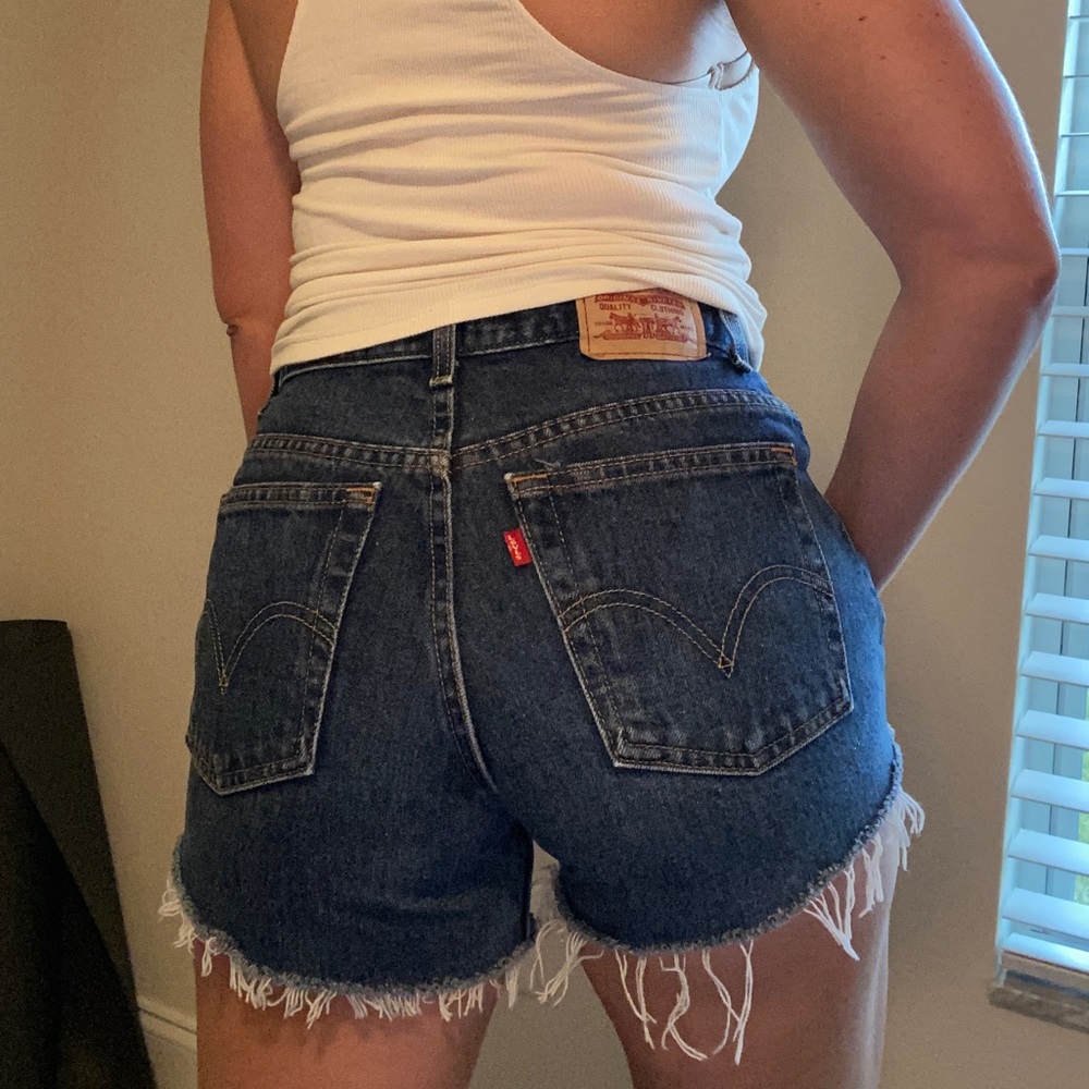 Levi’s cut off shorts - Picture 3 of 6